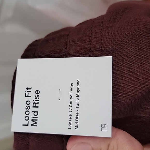 NWT Women's Nike sweatpants - Picture 4 of 7